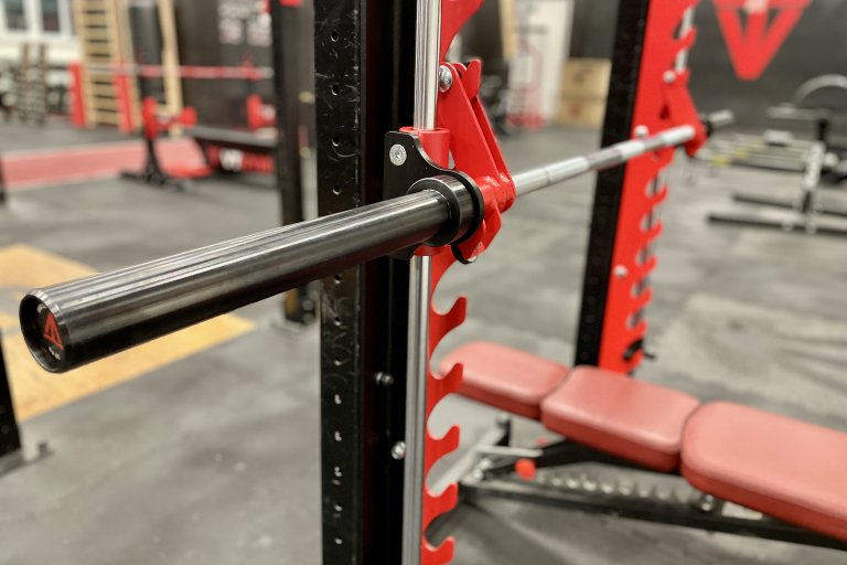 Multipress: proč by měl být v každé seriózní posilovně a jak vybrat správnou variantu.