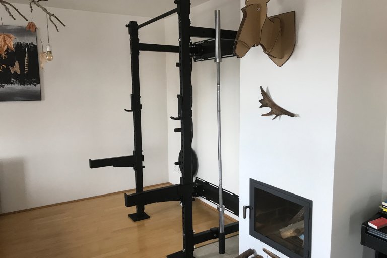 Domácí posilovna už nemusí zabírat celý pokoj. Hideaway Gym mění pravidla hry.