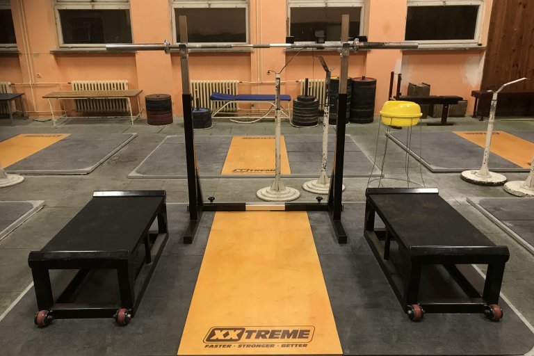 Weighlifting Gym