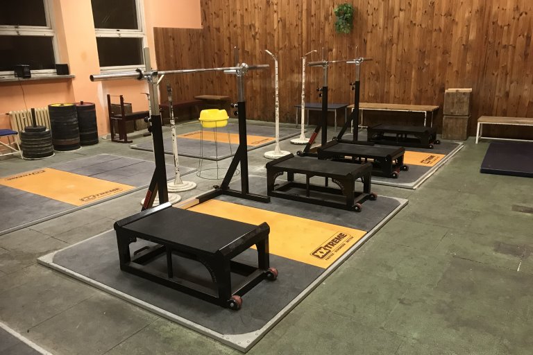 Weighlifting Gym